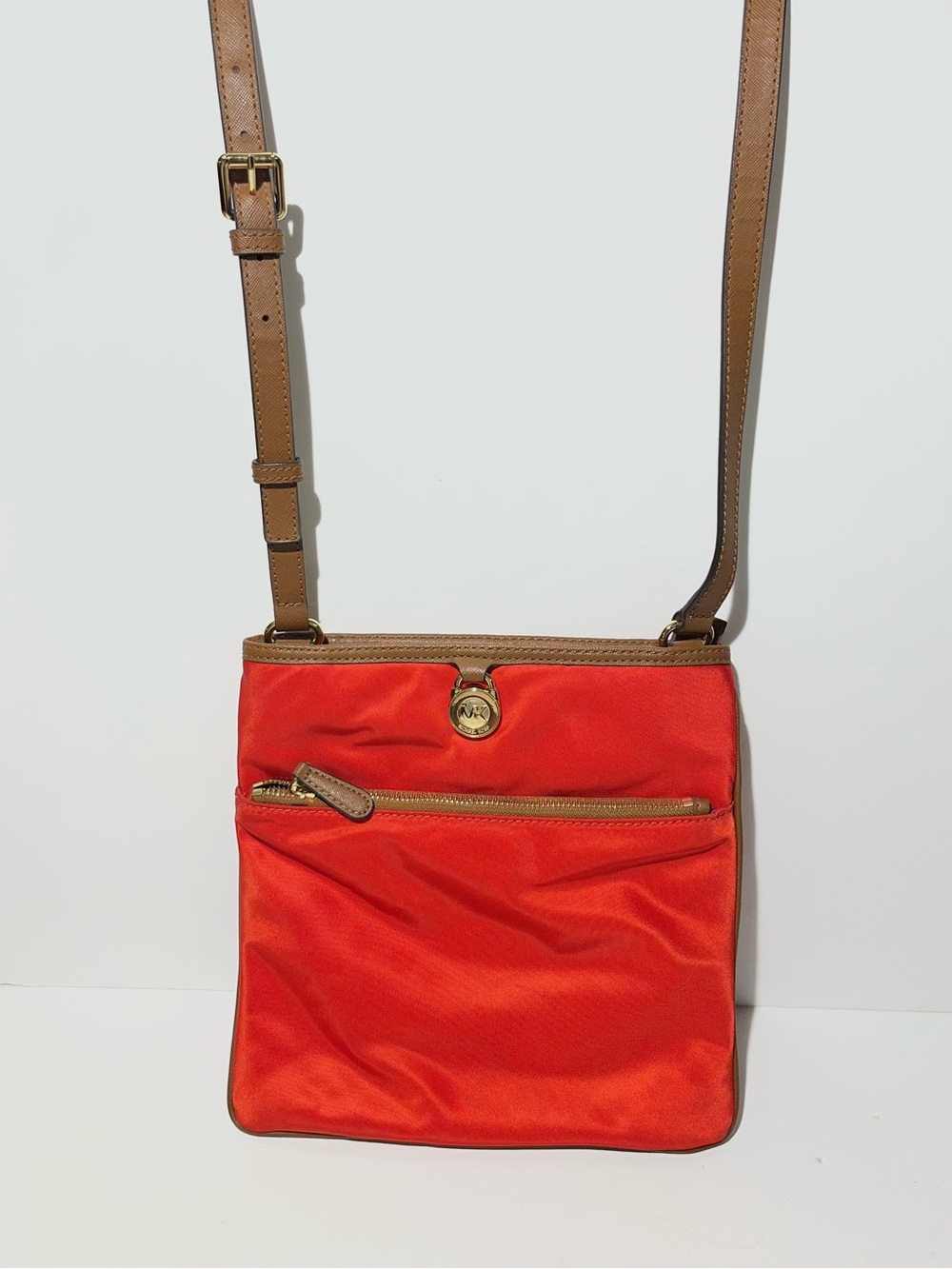 😍 Michael Kors Orange-Red Nylon Crossbody with Brown Leather Strap
